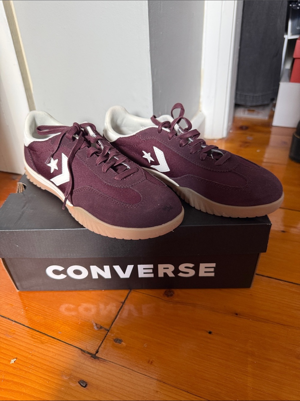 Converse Burgundy Low-Top Sneakers with White Star Chevron - Picture 5 of 6